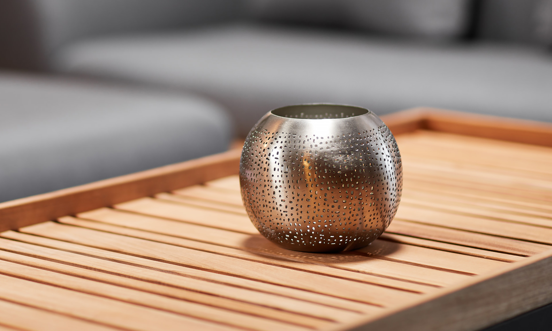 Accessoires von Bühler Einrichtungen dekorative Regale, Vasen, Teelichthalter und Figuren von Bühler Einrichtungen