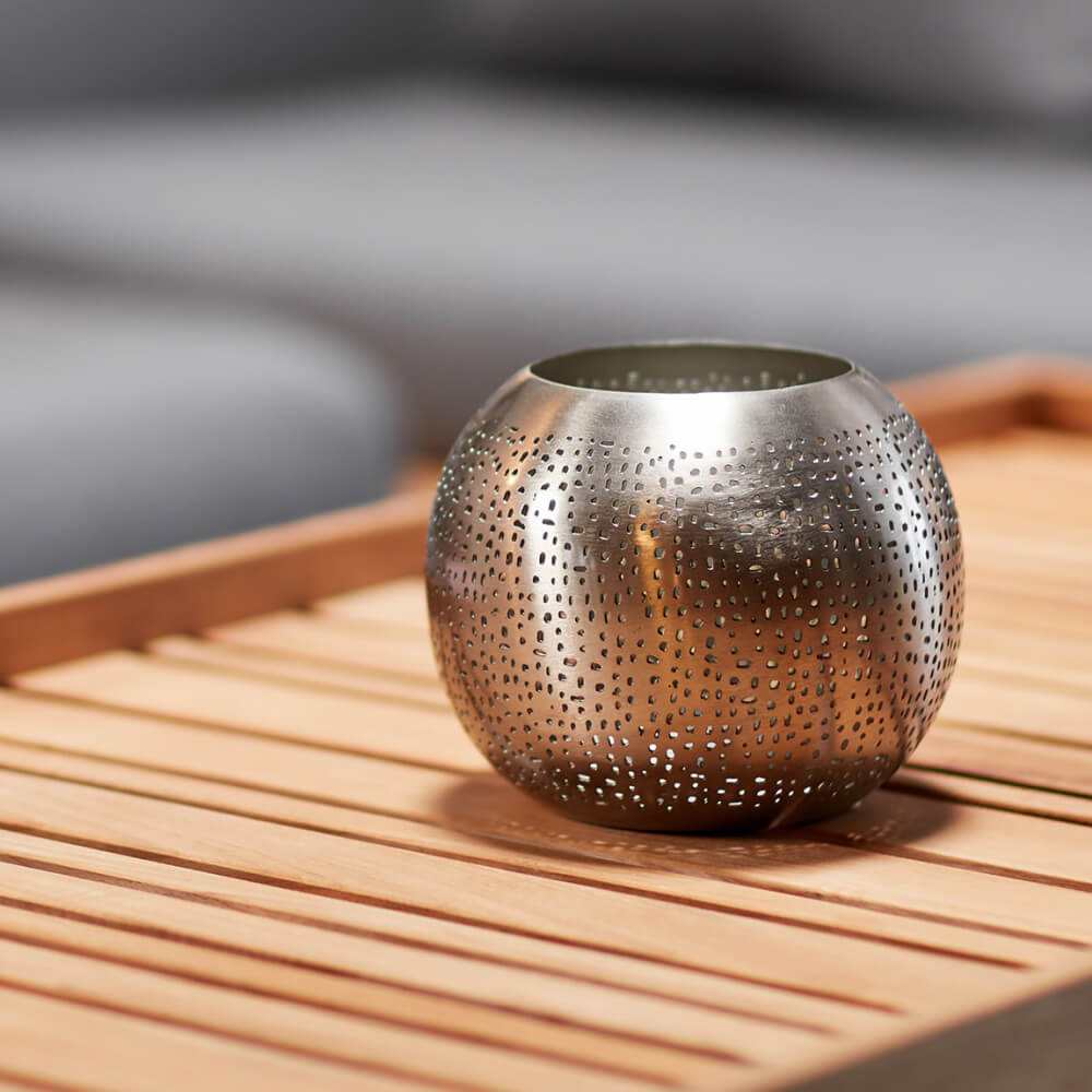 dekorative Regale, Vasen, Teelichthalter und Figuren von Bühler Einrichtungen