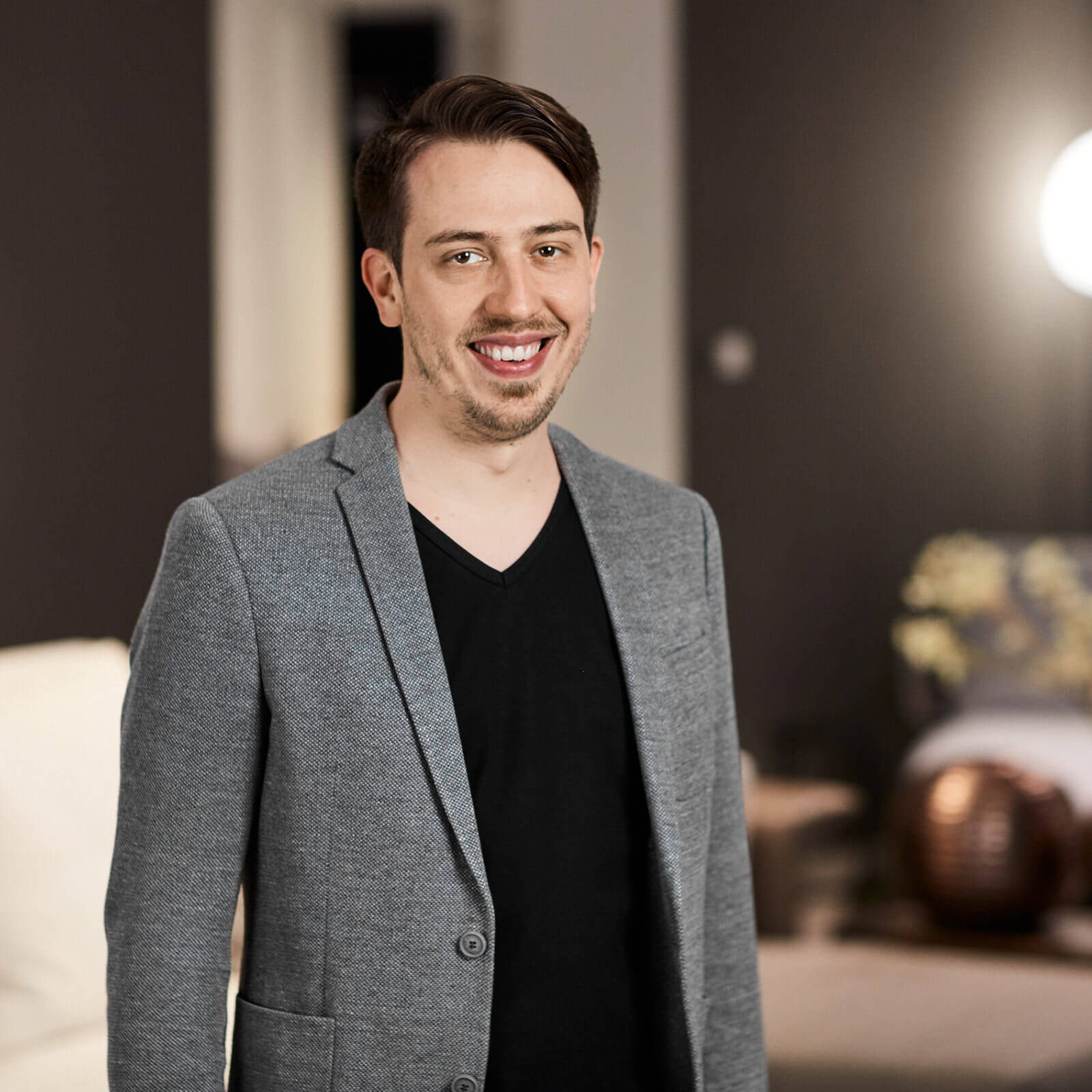 Portrait von Einrichtungsberater Christian Bühler - bühler einrichtungen in Friesenheim bei Offenburg zwischen Karlsruhe und Freiburg