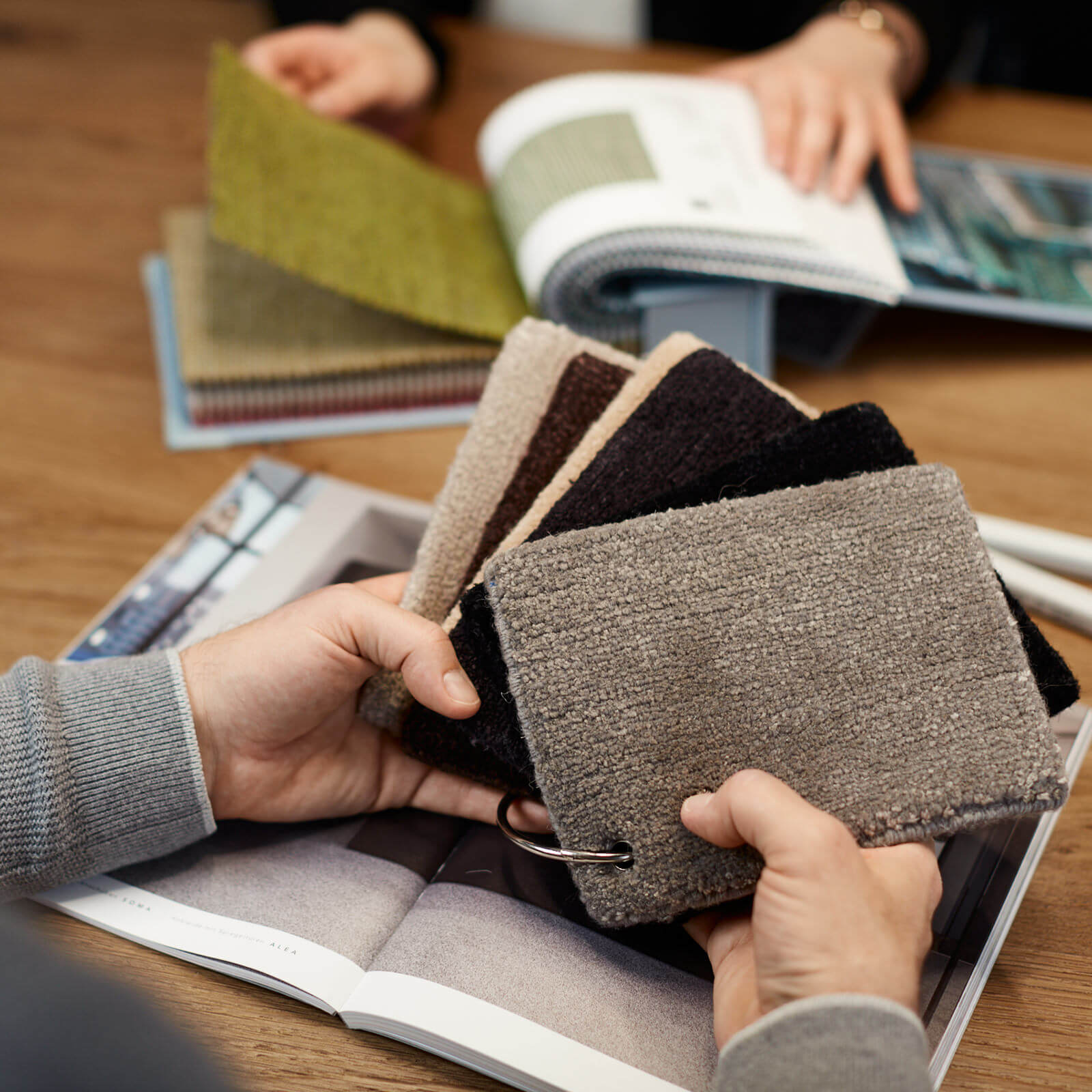 Muster von Polstermöbel - Bemusterung, Polster, Stoffe, Beratung - bühler einrichtungen in Friesenheim bei Offenburg zwischen Karlsruhe und Freiburg