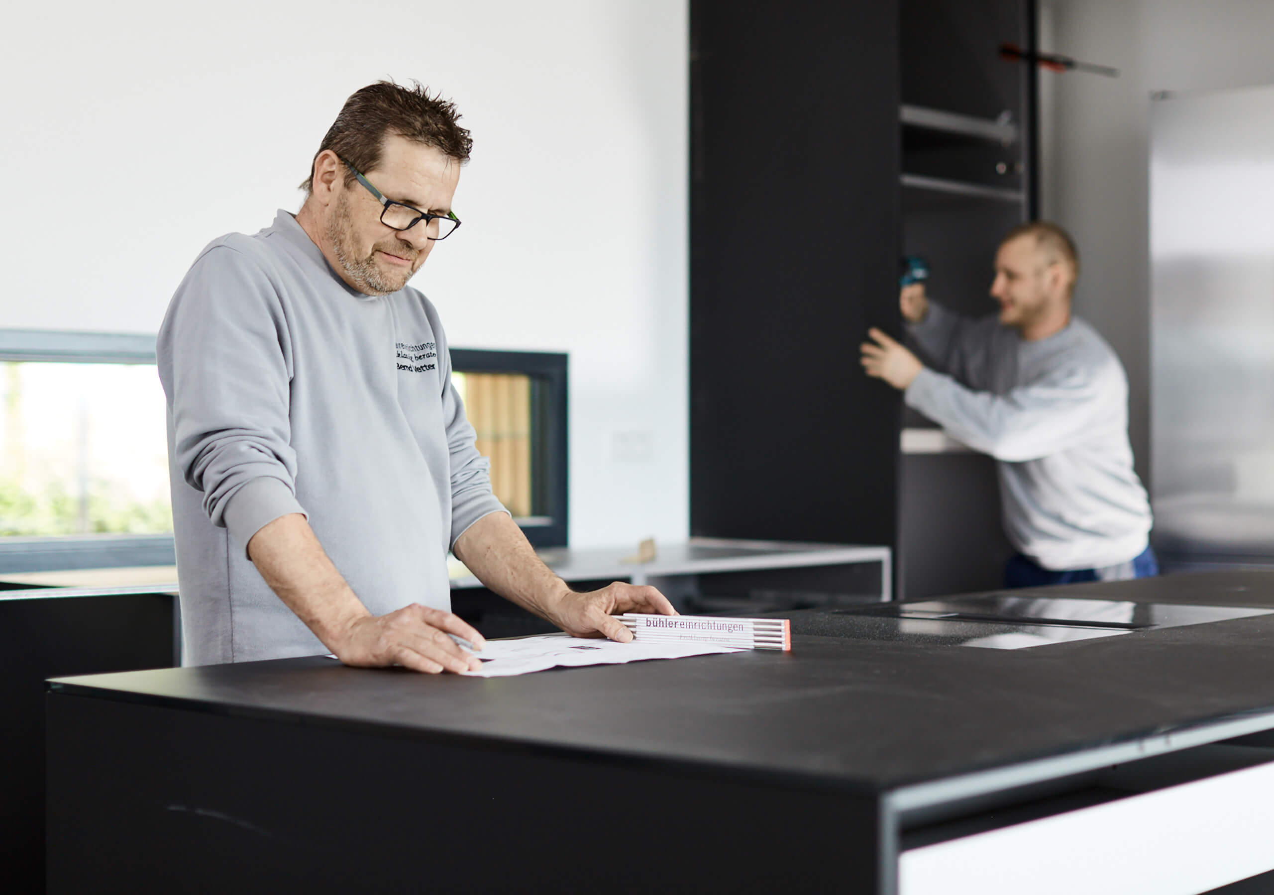 Möbelanpassung in der Küche - Möbel nach Maß, individuelle Möbel, Einrichtungsberatung, Service, Planung, Einrichtungsplanung, Möbelanpassung - bühler einrichtungen in Friesenheim bei Offenburg zwischen Karlsruhe und Freiburg