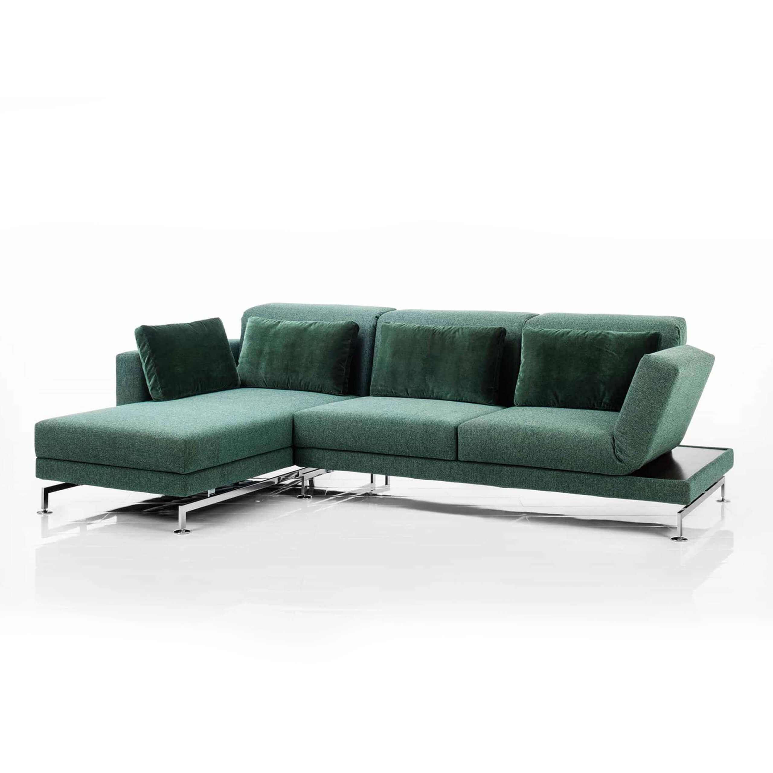 schlichtes grünes Sofa - L-Sofa, Polstermöbel, Kissen - bühler einrichtungen in Friesenheim bei Offenburg zwischen Karlsruhe und Freiburg
